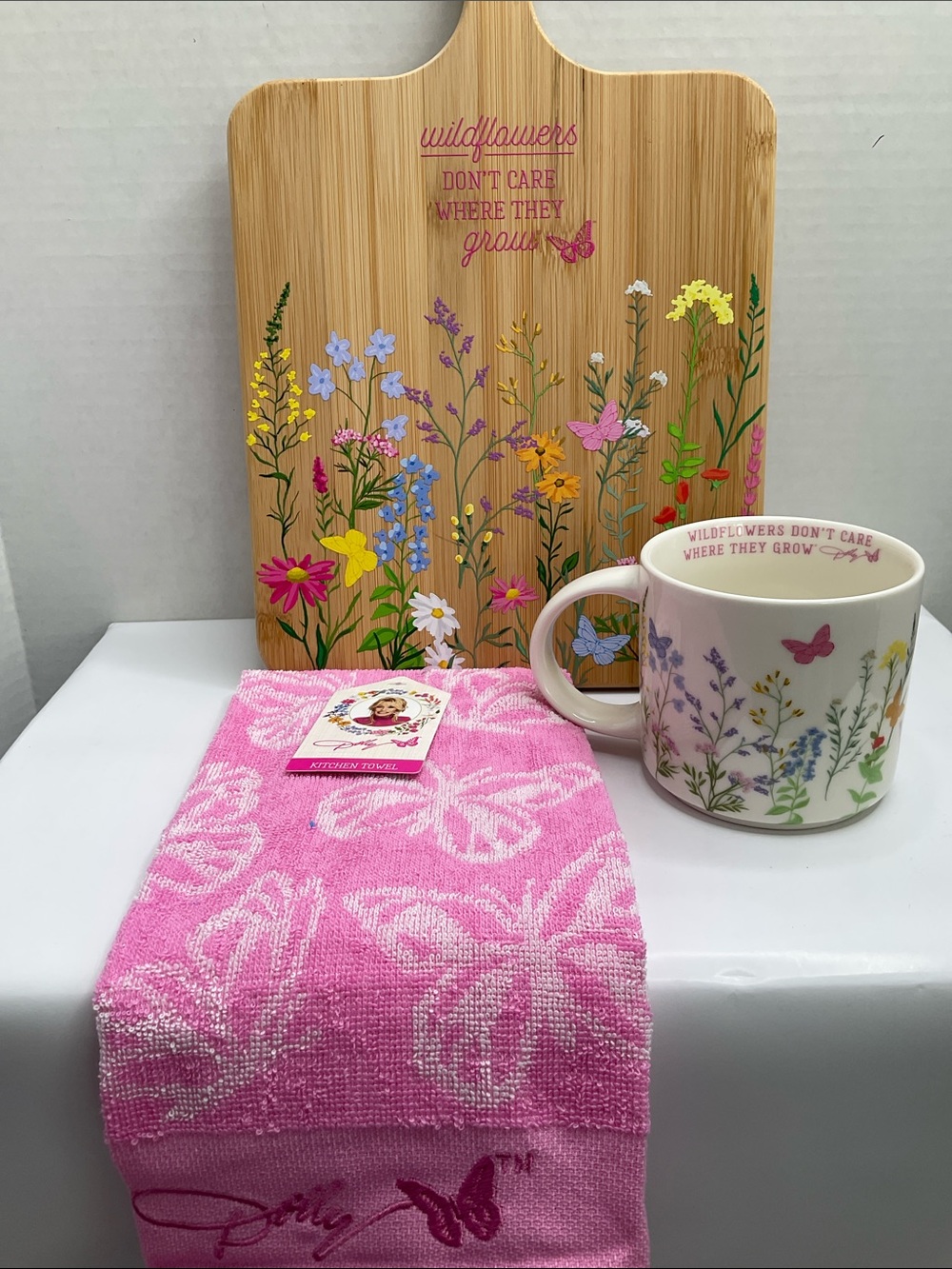 Dolly Parton Wildflowers Paddle Wood Board & Pink Floral Mug and Towel Set